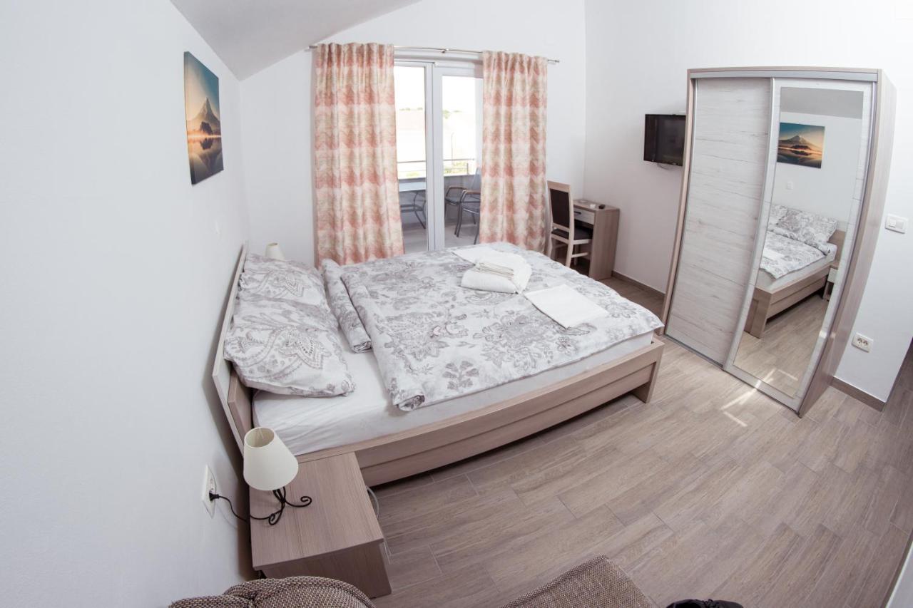 Apartmani Mijo, Biograd Na Moru Exterior photo